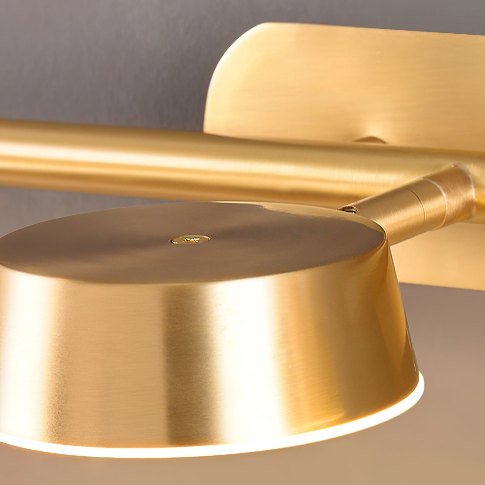 Xara Premium Elegance Vanity Brass Wall Light