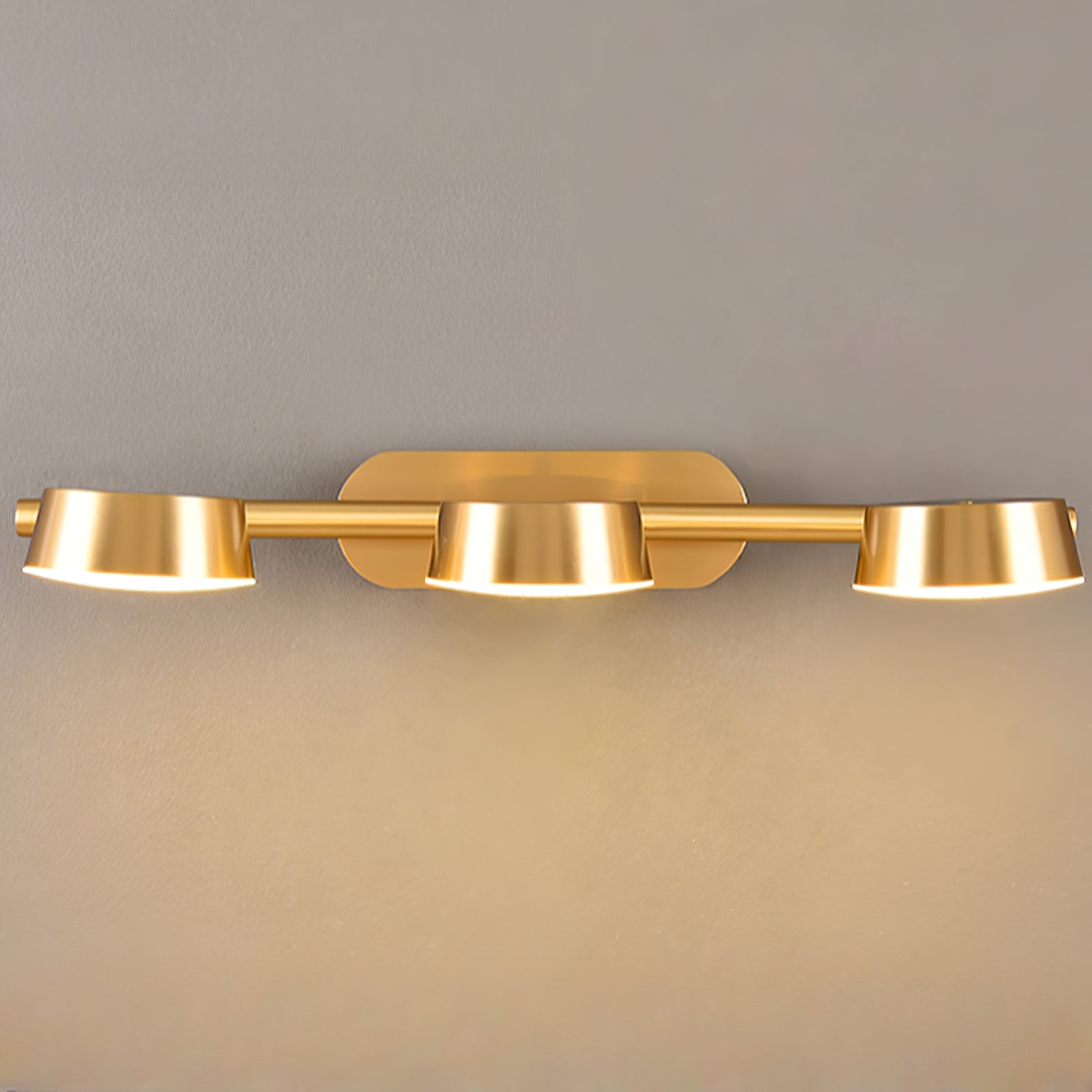 Xara Premium Elegance Vanity Brass Wall Light
