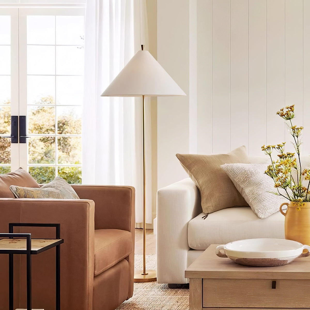 Urath Minimalist Brass Floor Lamp