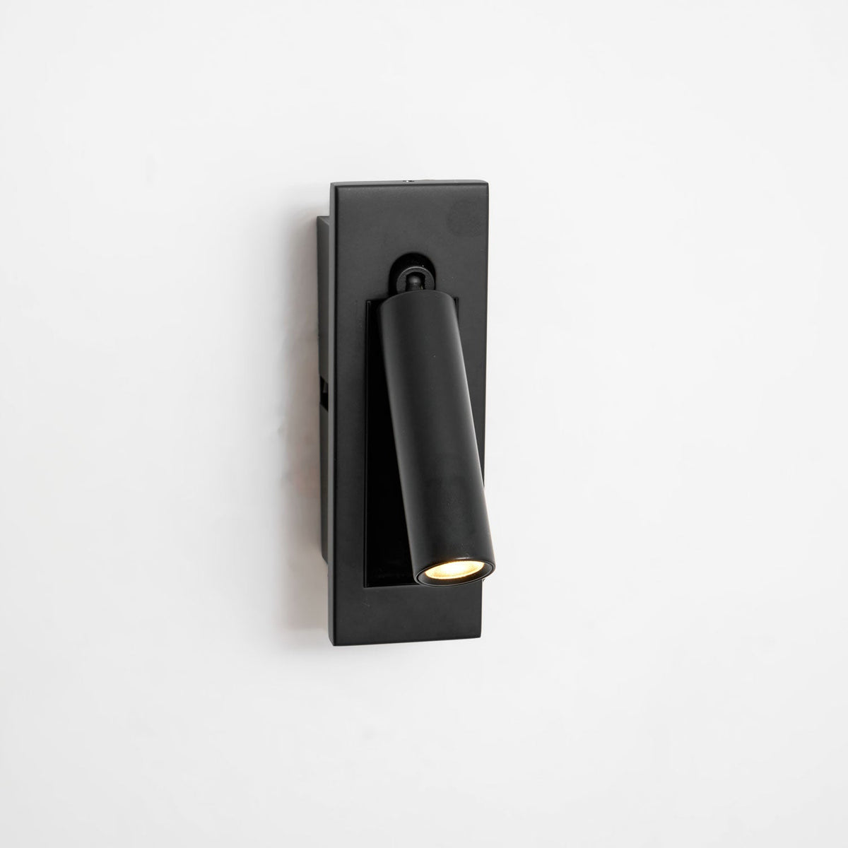 Everwick Embedded Bedside Indoor Wall Light