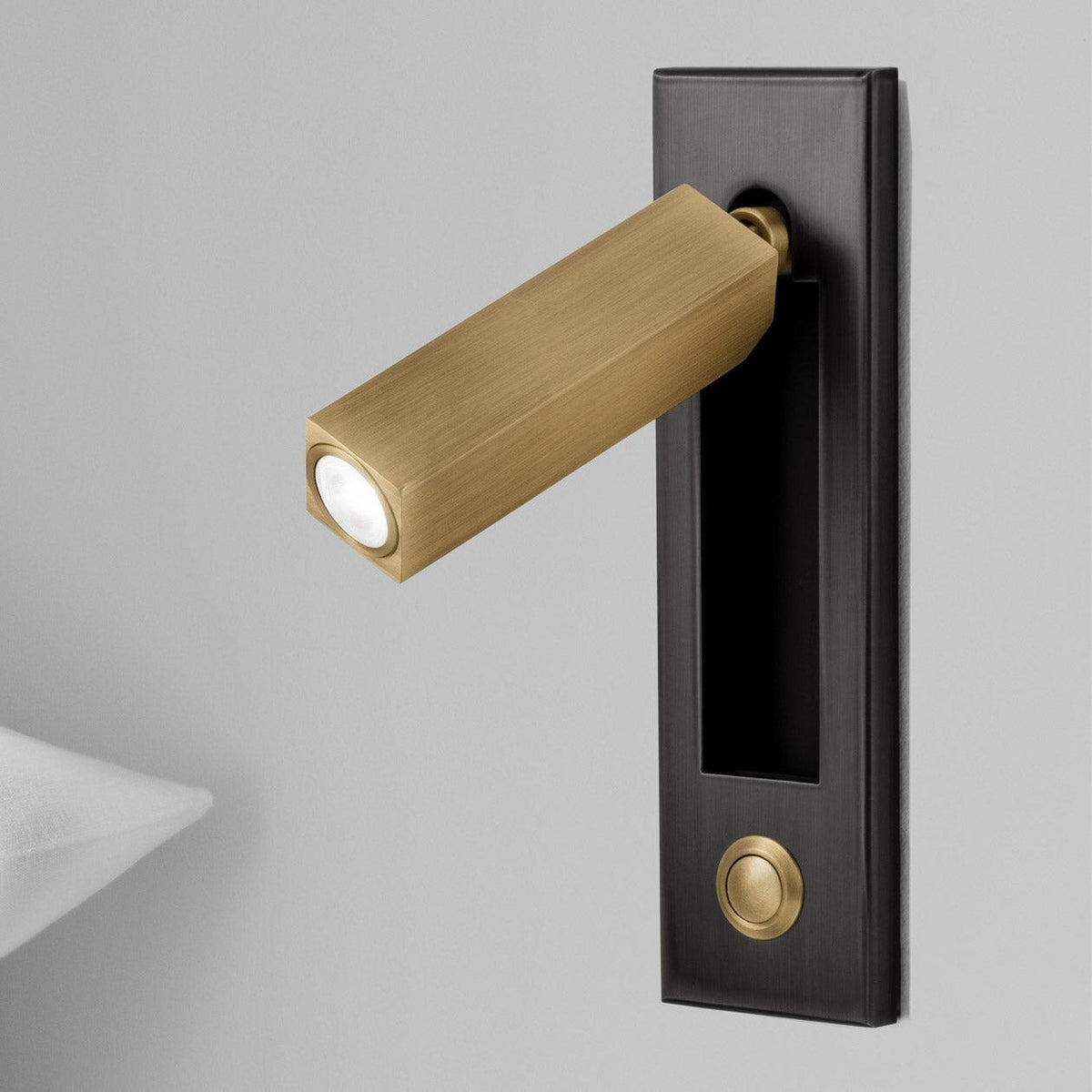 Everwick Embedded Bedside Indoor Wall Light