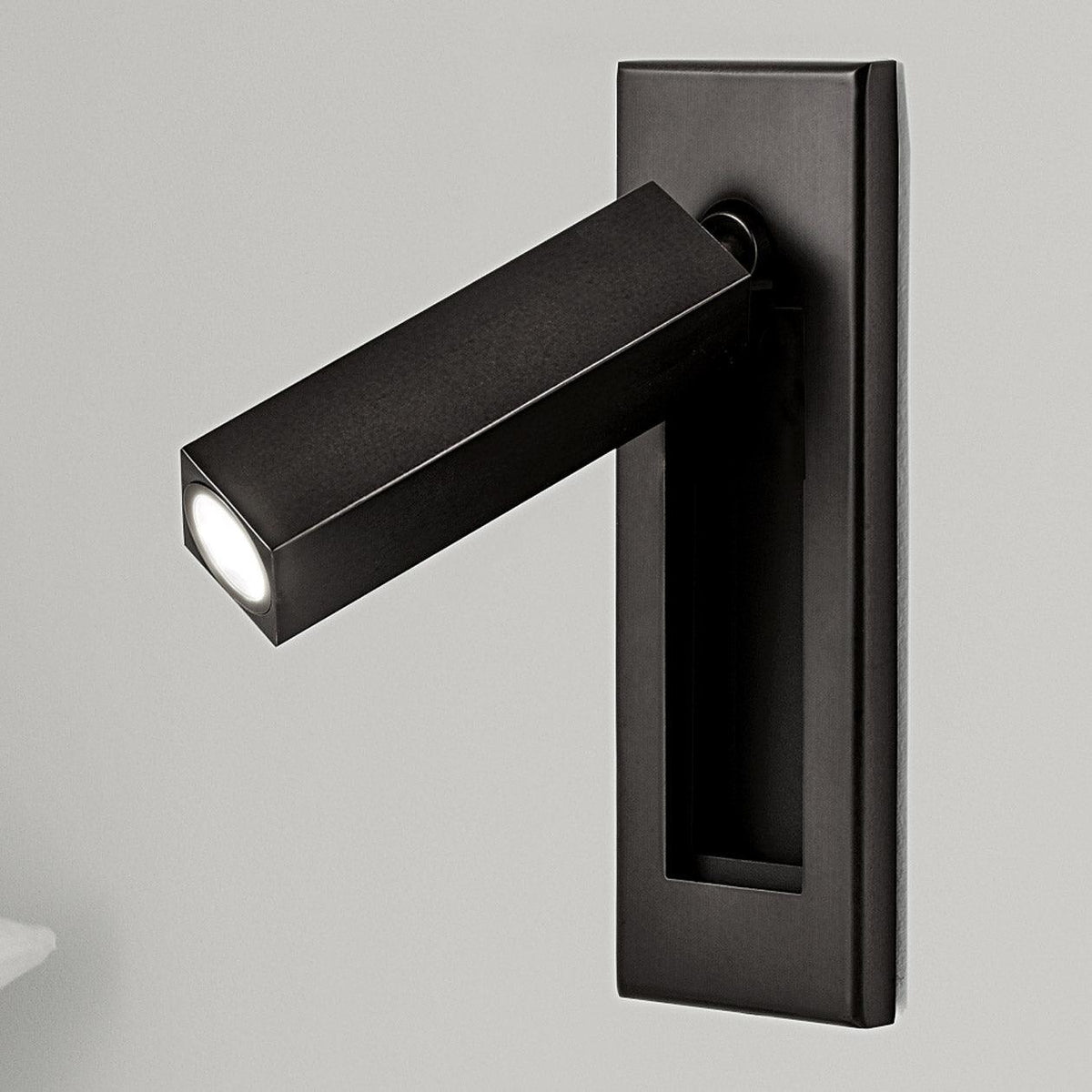 Everwick Embedded Bedside Indoor Wall Light