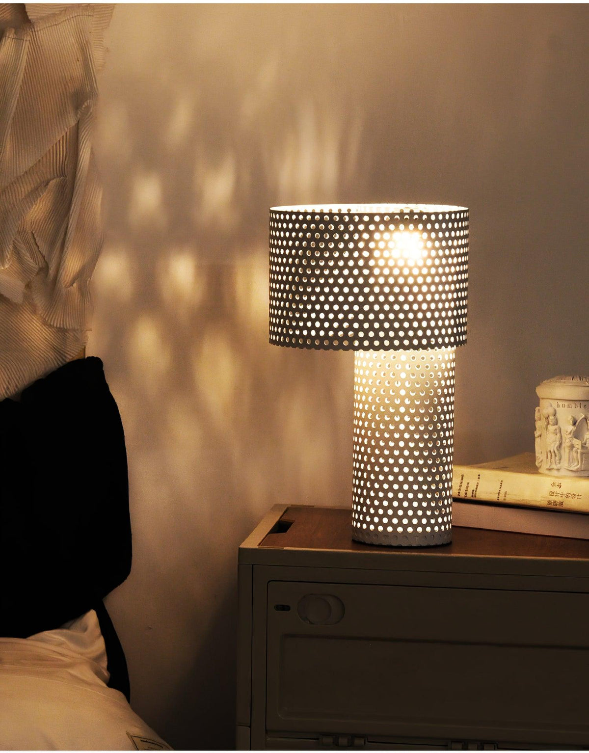 Ilsolyra Table Lamp