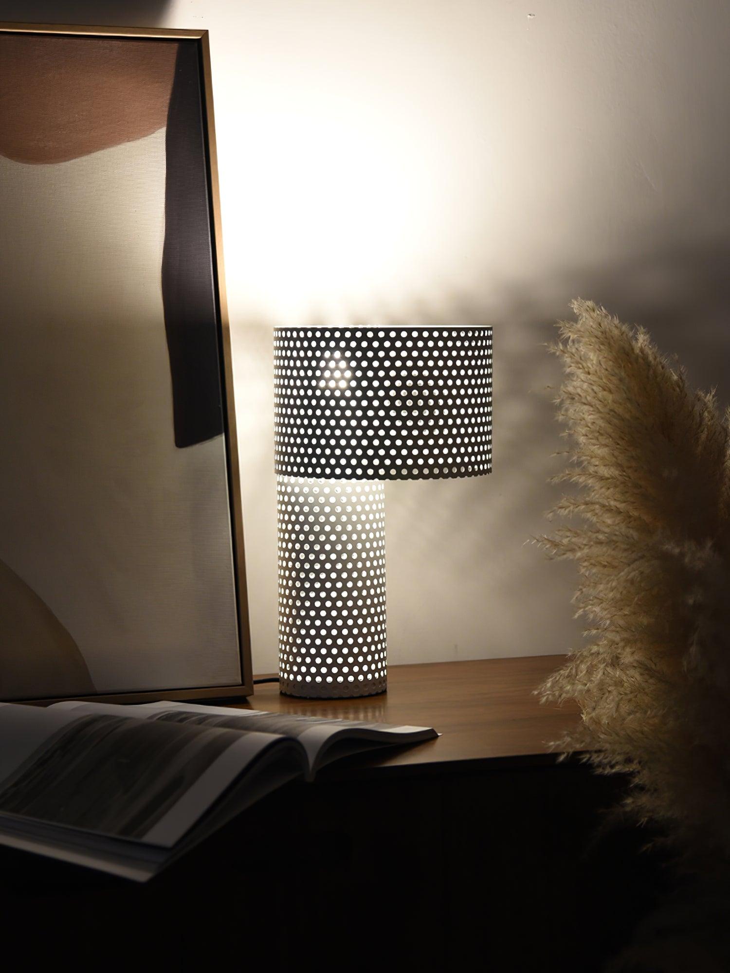 Ilsolyra Table Lamp