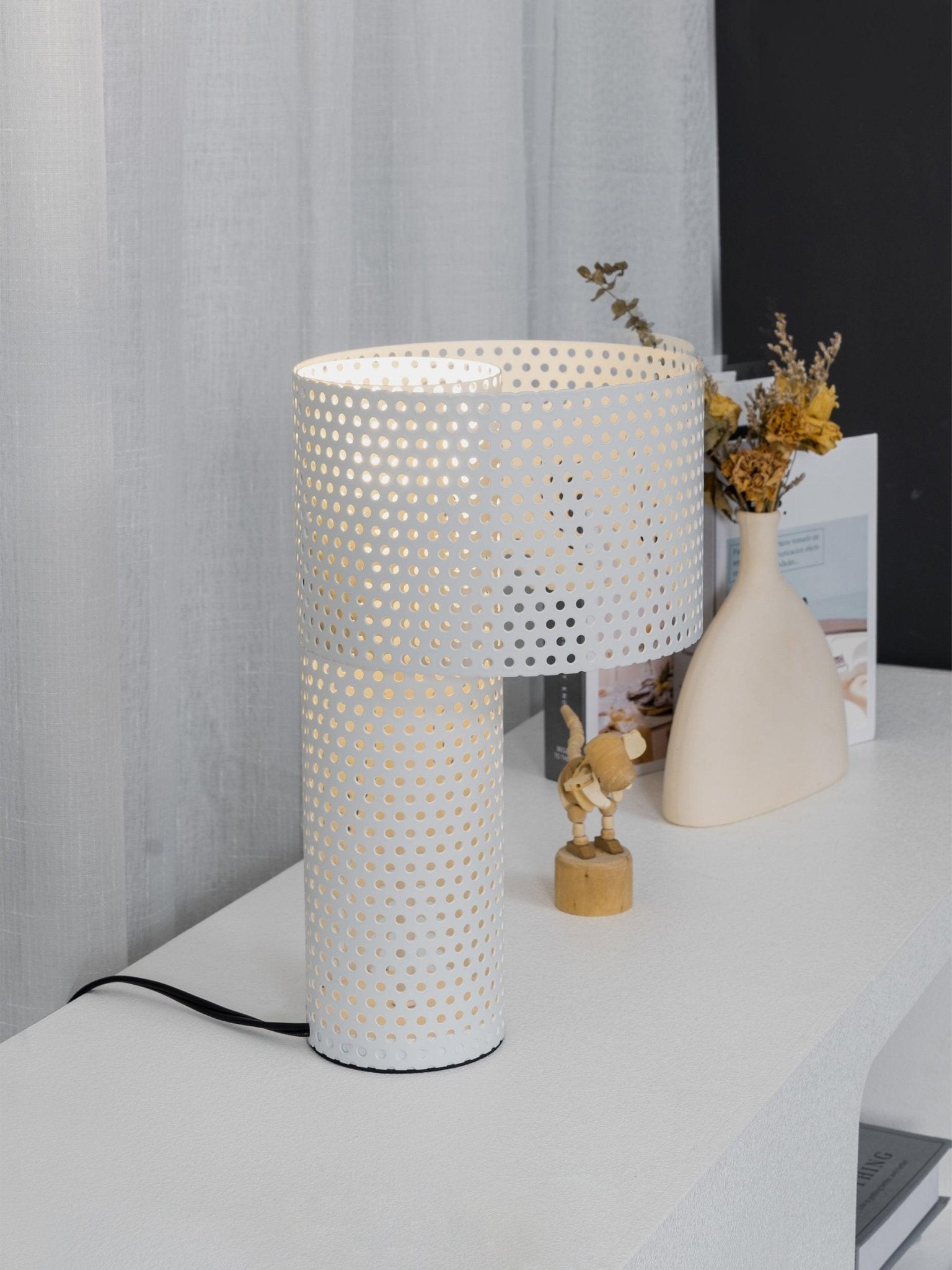 Ilsolyra Table Lamp