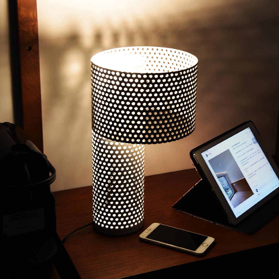 Ilsolyra Table Lamp