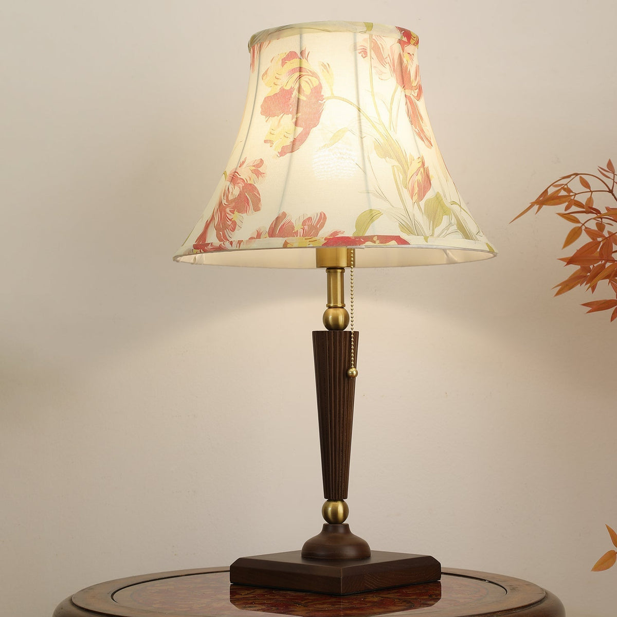 Zarw Wood & Fabric Table Lamp