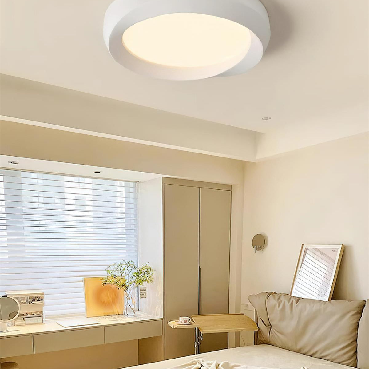 Ceiling Lamp Resin with Soft Curved Frame in Neutral Tones - Neutral Decor
