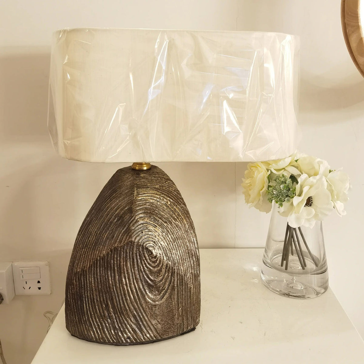 Mylirisra Table Lamp