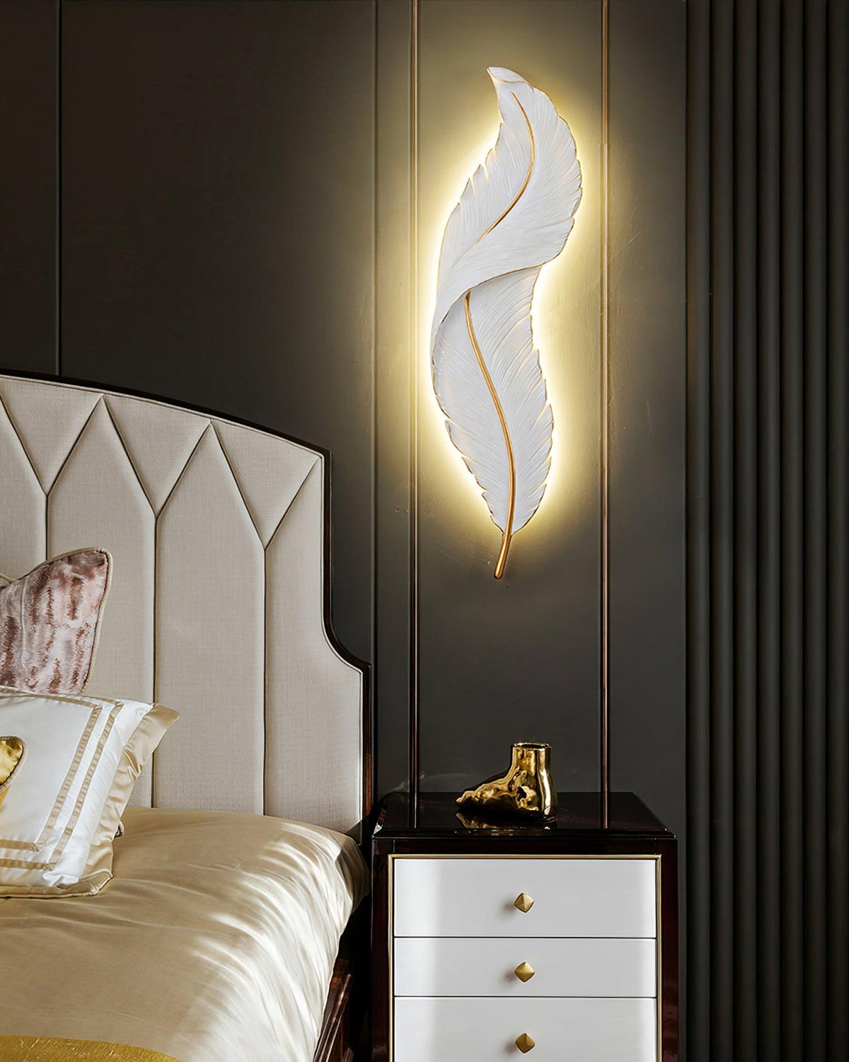 Arvess Individual Creativity Feather Resin Wall Lamp