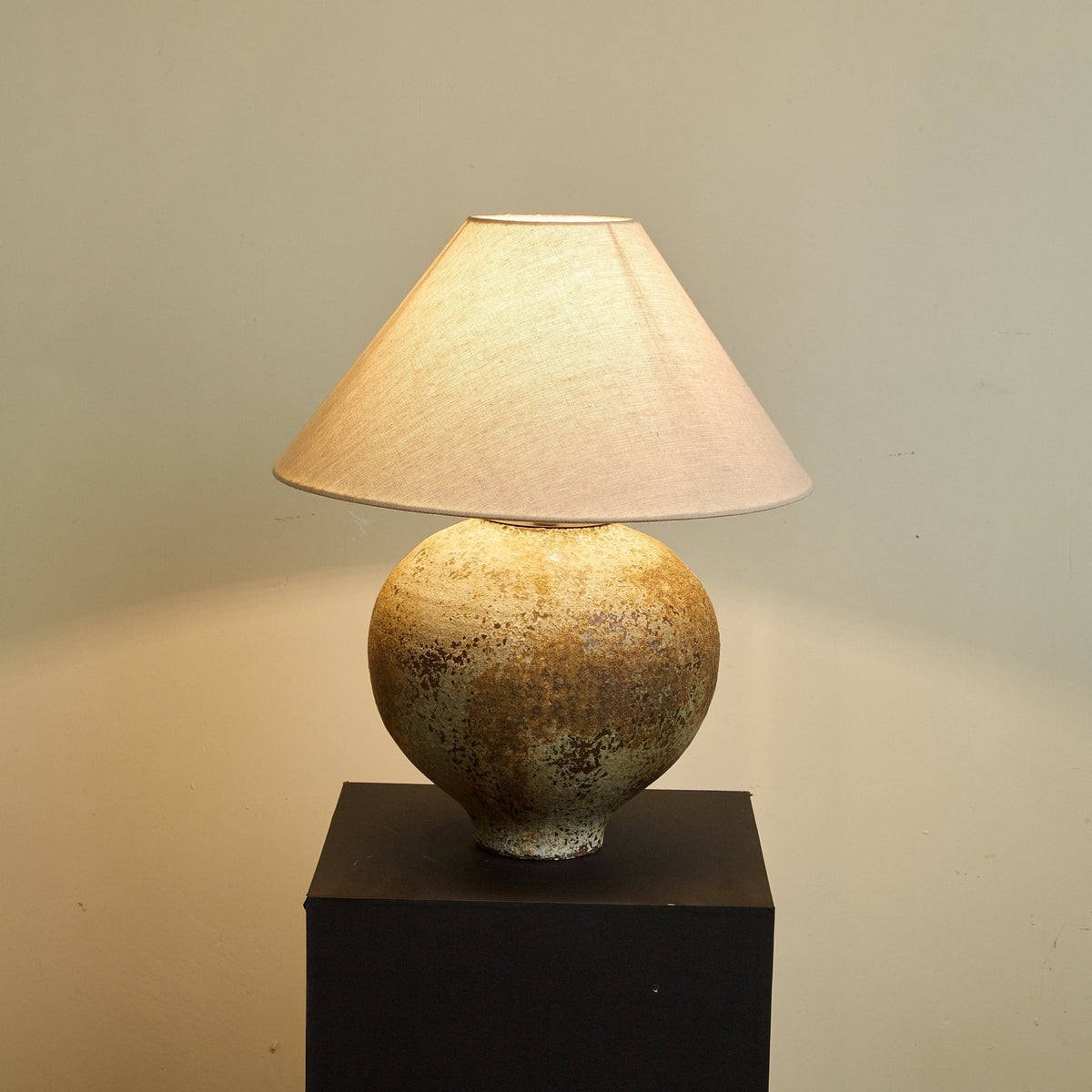 Lirys Modern Ceramics Table Lamp