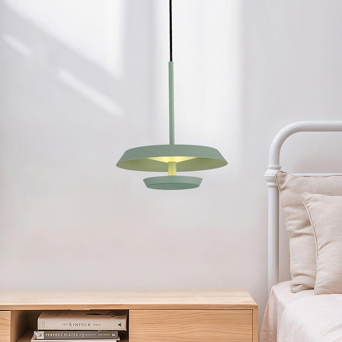 Qued Aluminum Artistic Pendant Light