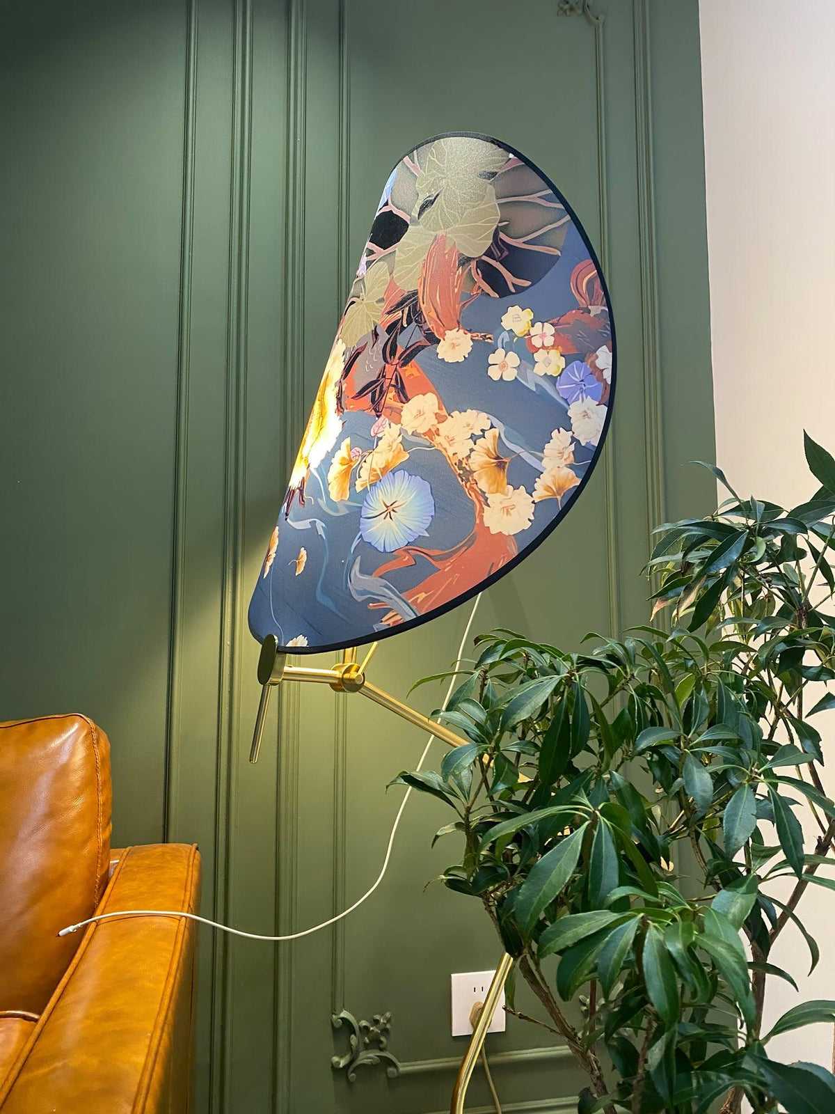 Unexin Brass Floor Lamp