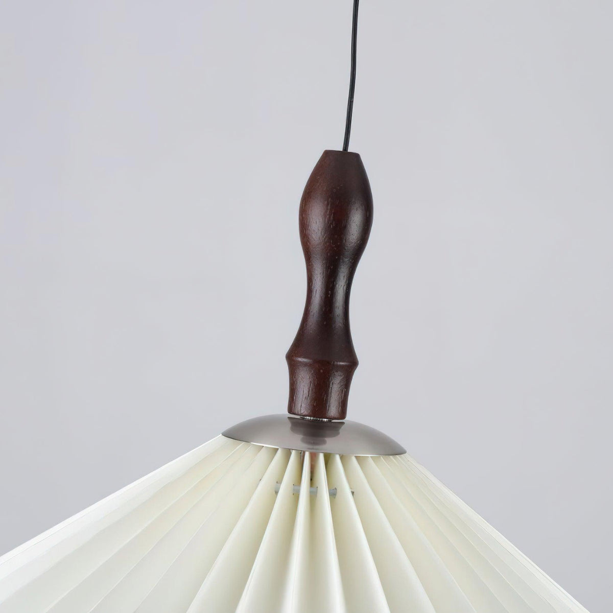 Petal Fashion Wood Pendant Lamp