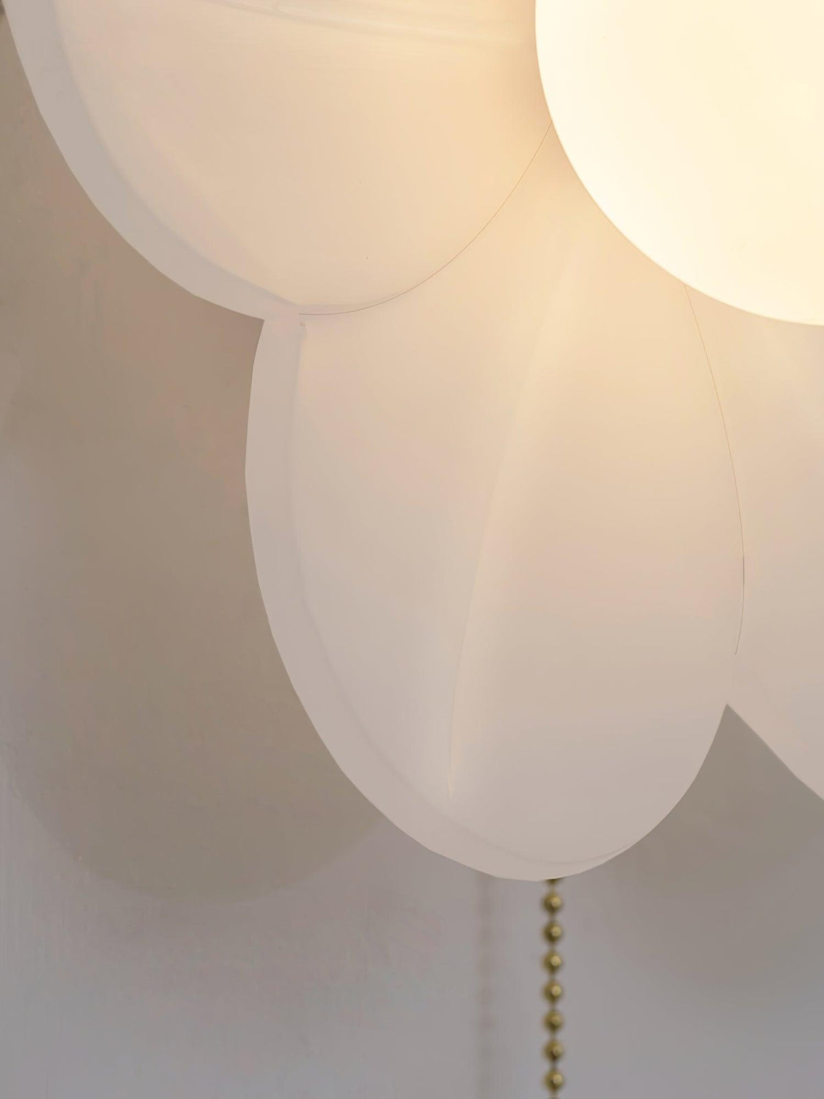 Acroma Nordic Art Flowers Resin Wall Lamp