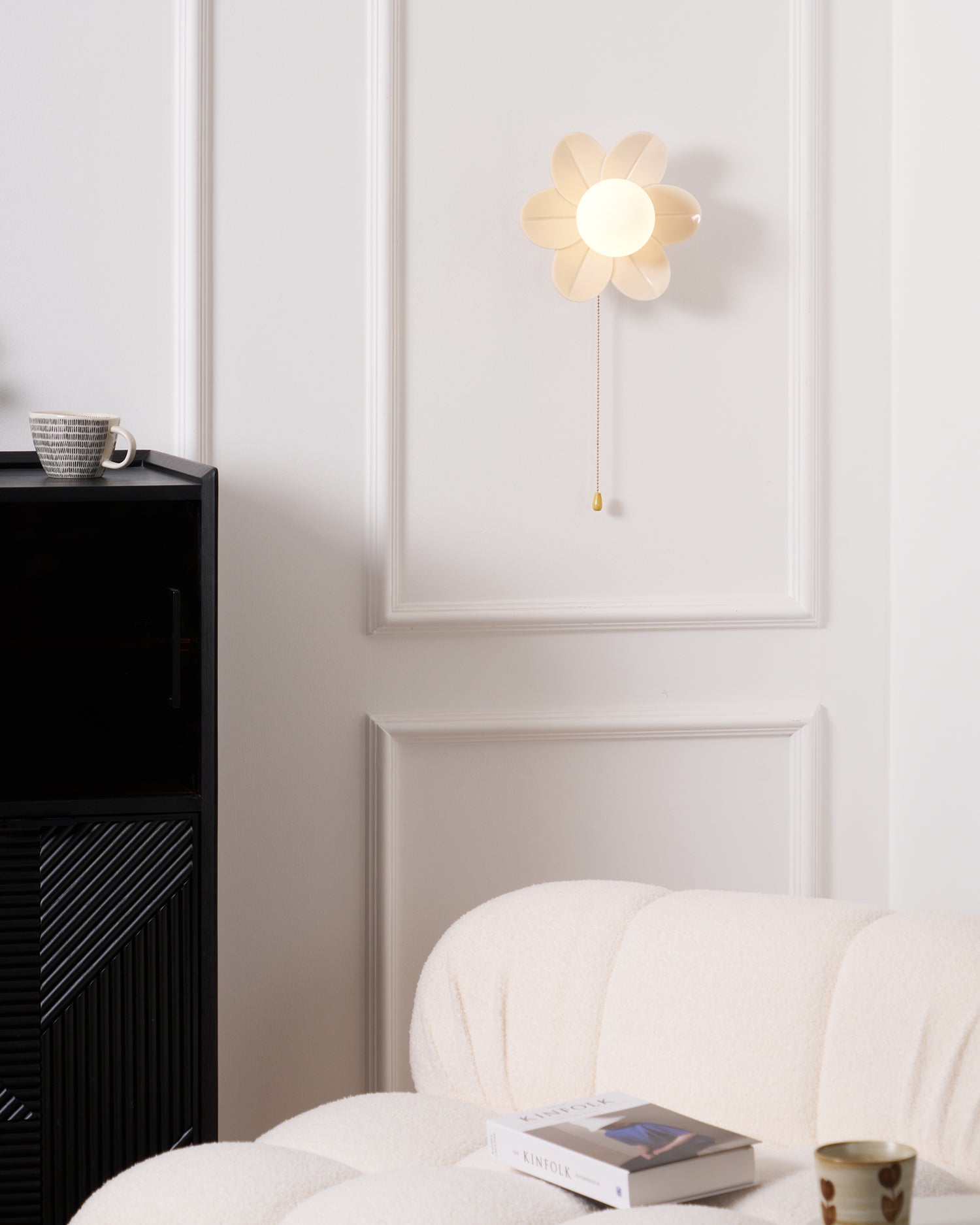 Acroma Nordic Art Flowers Resin Wall Lamp