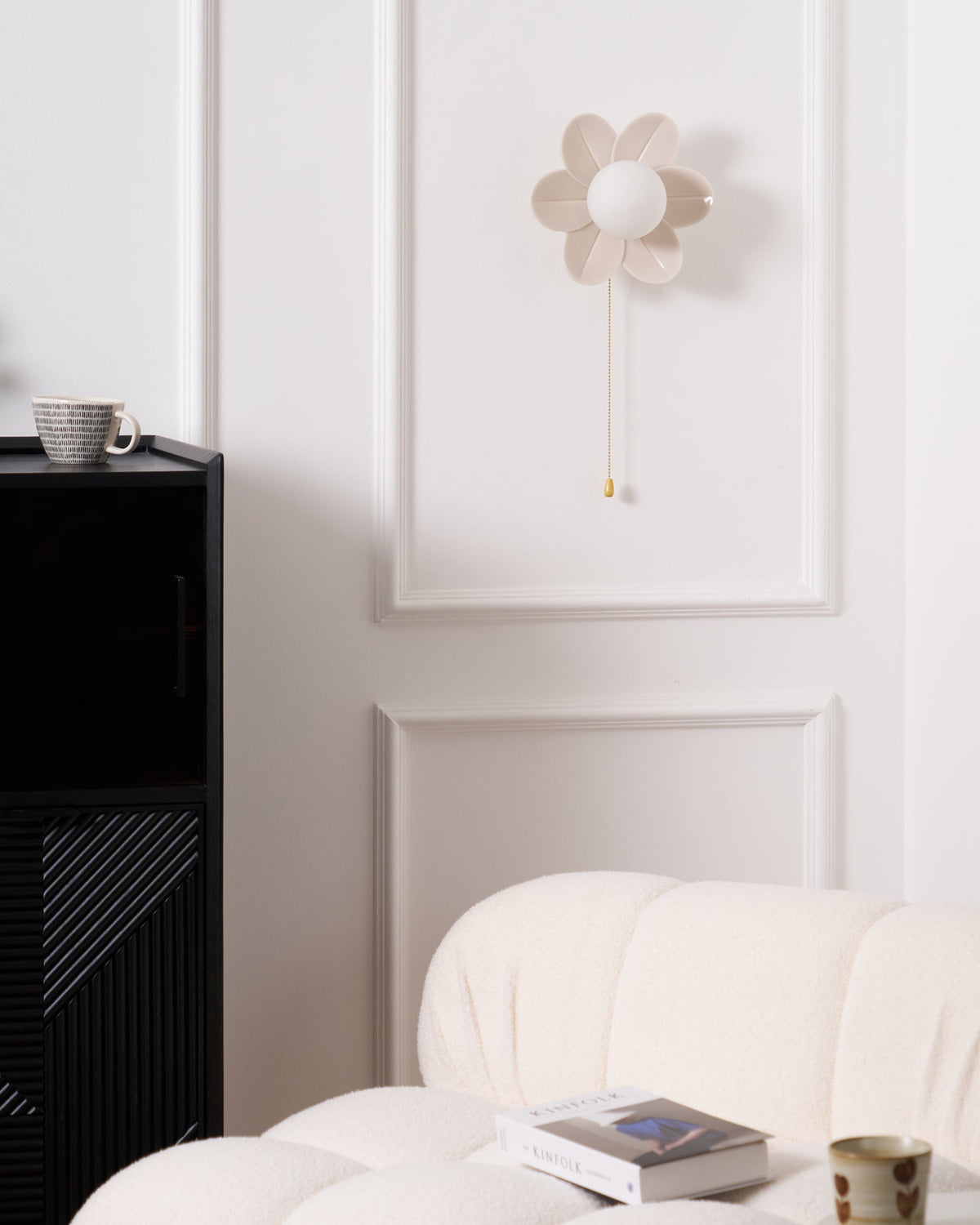 Acroma Nordic Art Flowers Resin Wall Lamp