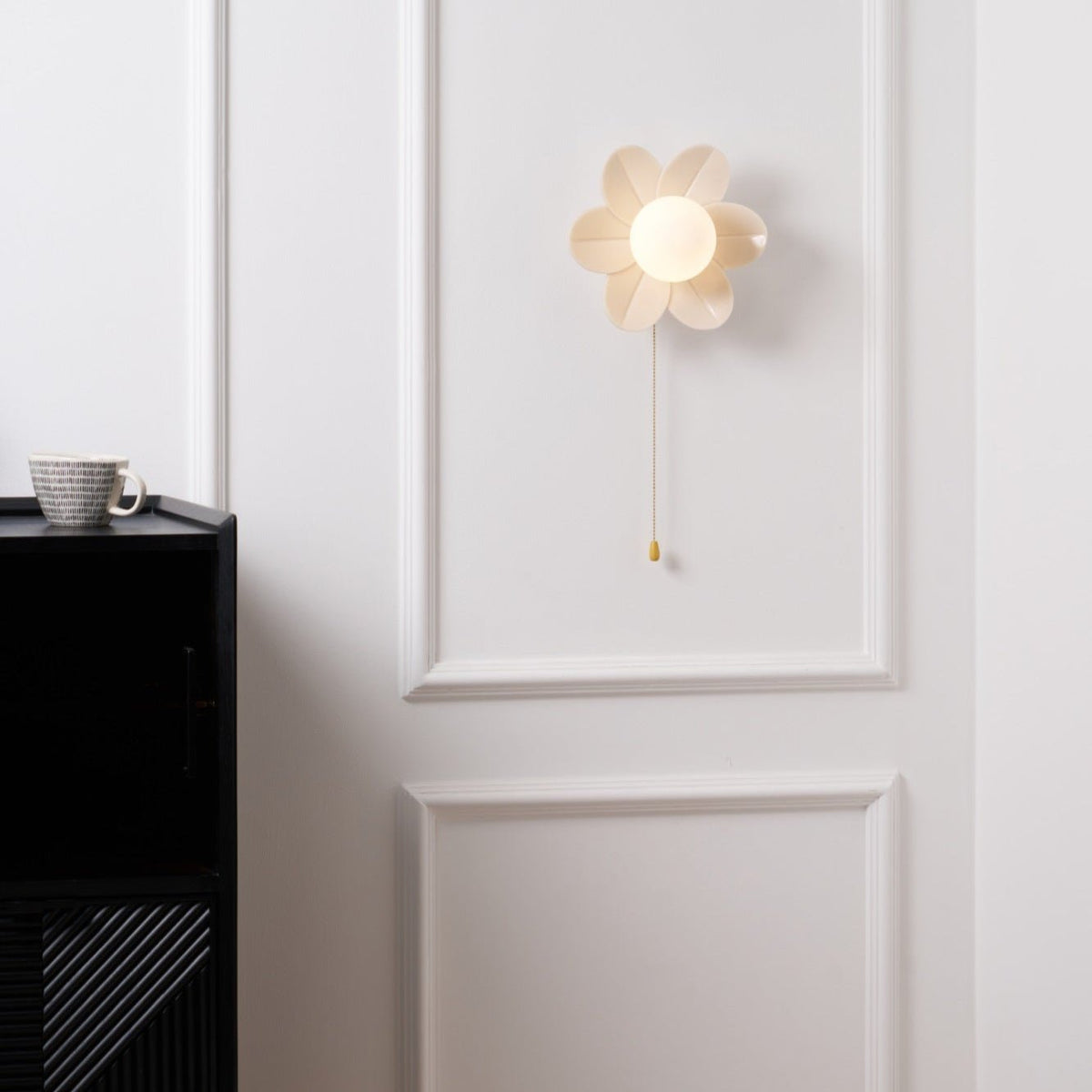 Acroma Nordic Art Flowers Resin Wall Lamp