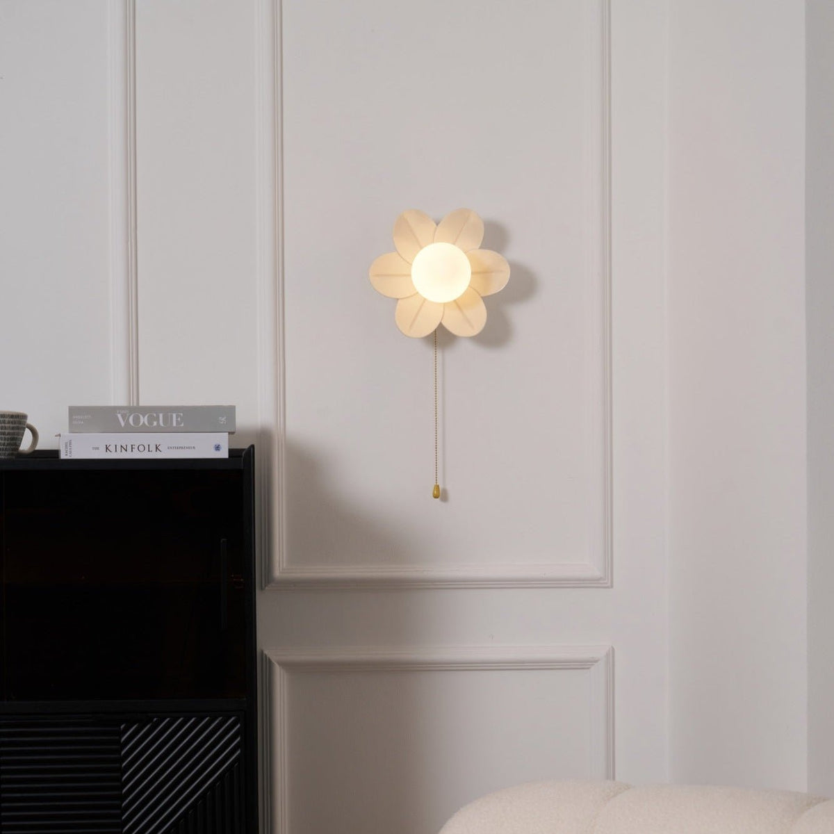 Acroma Nordic Art Flowers Resin Wall Lamp