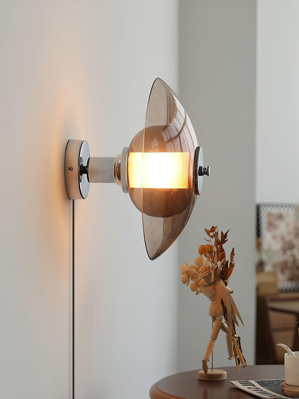 Cocarir Nordic Art Flying Saucer Plug-in Wall Light
