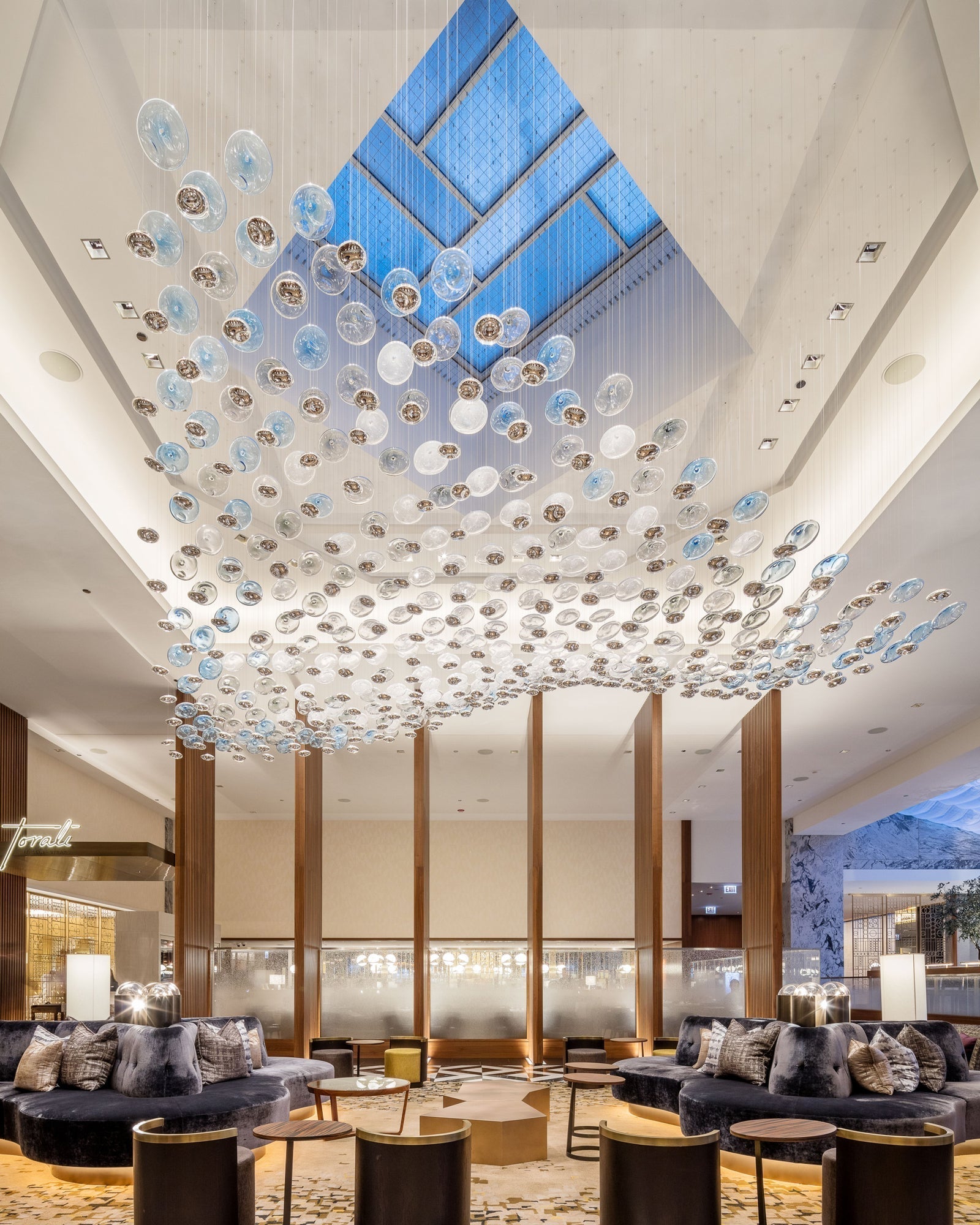 Ilvyniel Crystal Wave Chandelier
