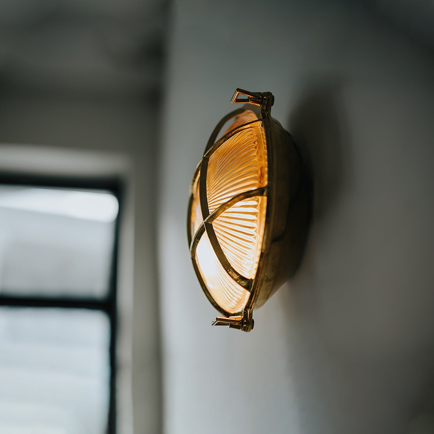 Erthearis Vintage Brass Bunker Sconce Wall Lamp - Neutral Decor