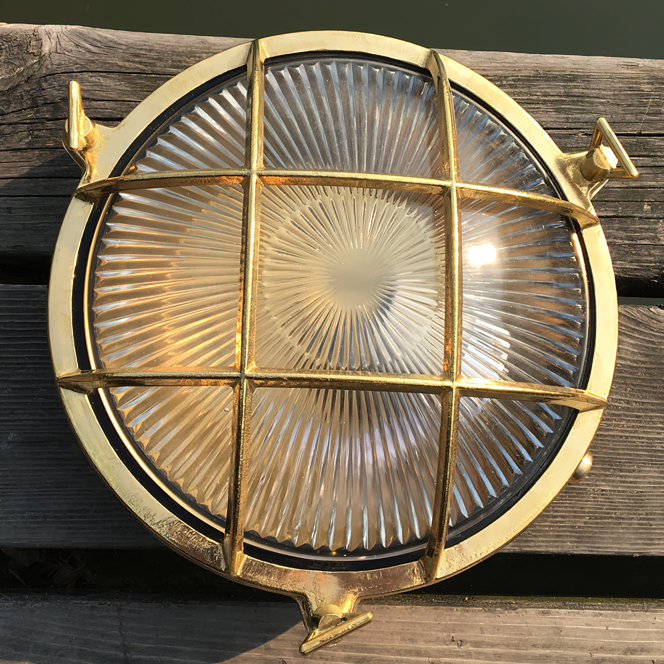 Erthearis Vintage Brass Bunker Sconce Wall Lamp - Neutral Decor
