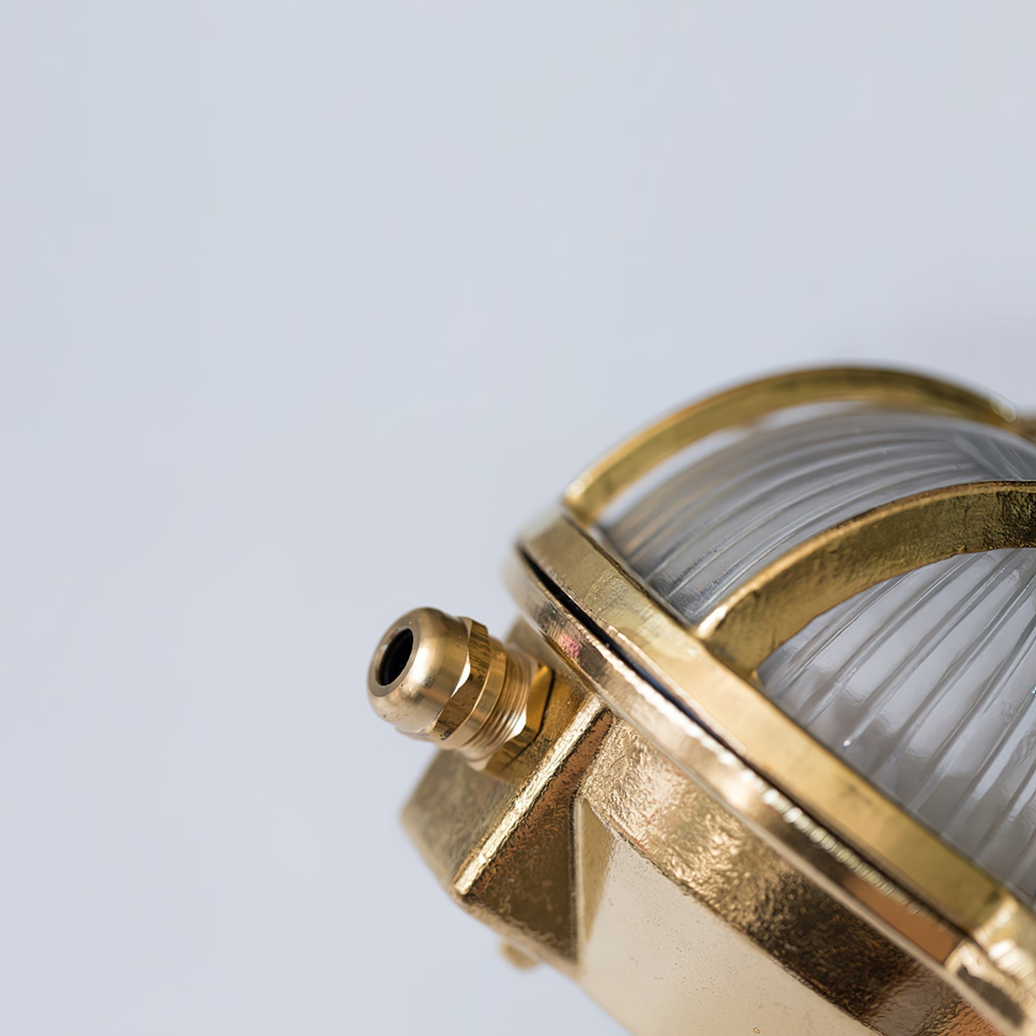 Erthearis Vintage Brass Bunker Sconce Wall Lamp - Neutral Decor