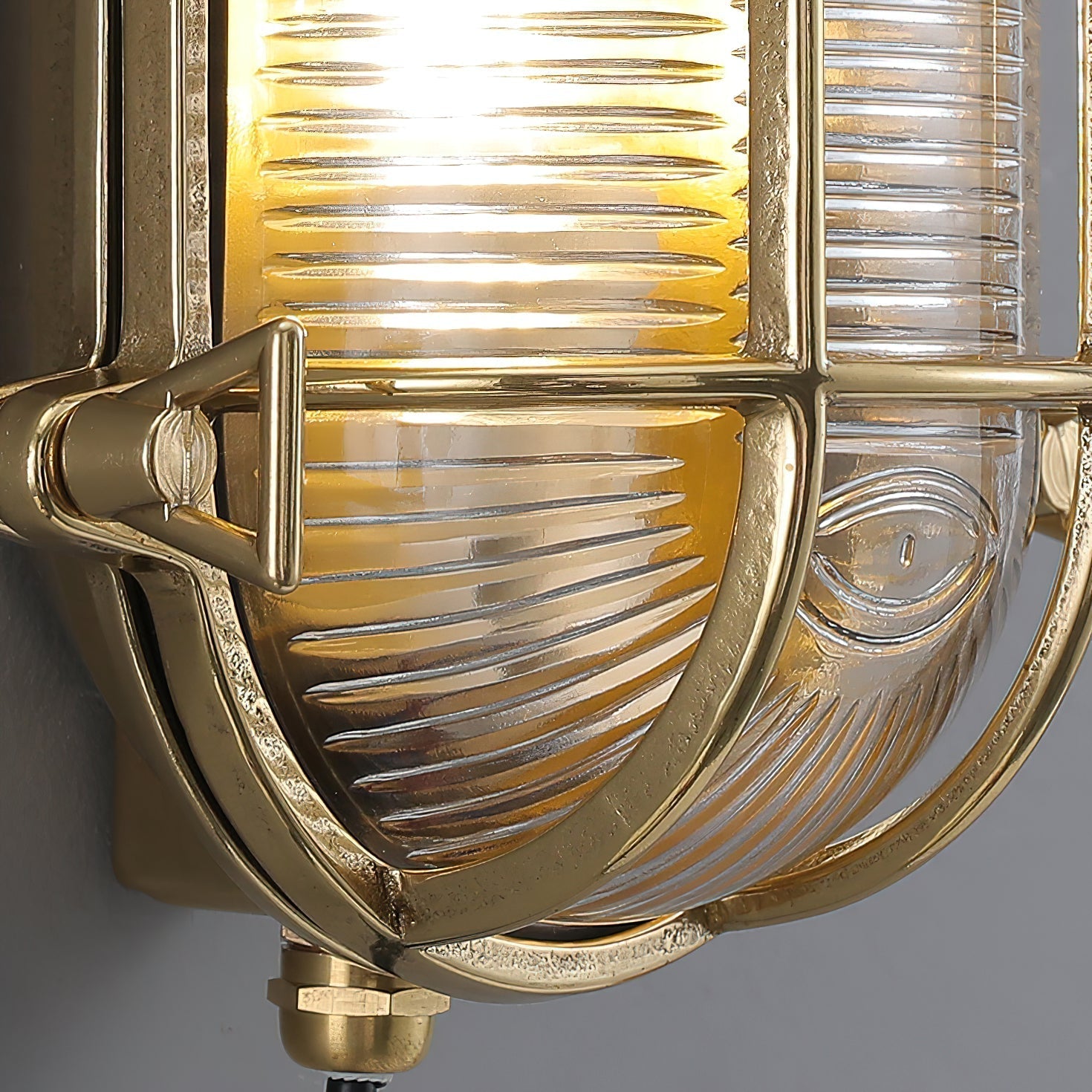 Erthearis Vintage Brass Bunker Sconce Wall Lamp - Neutral Decor