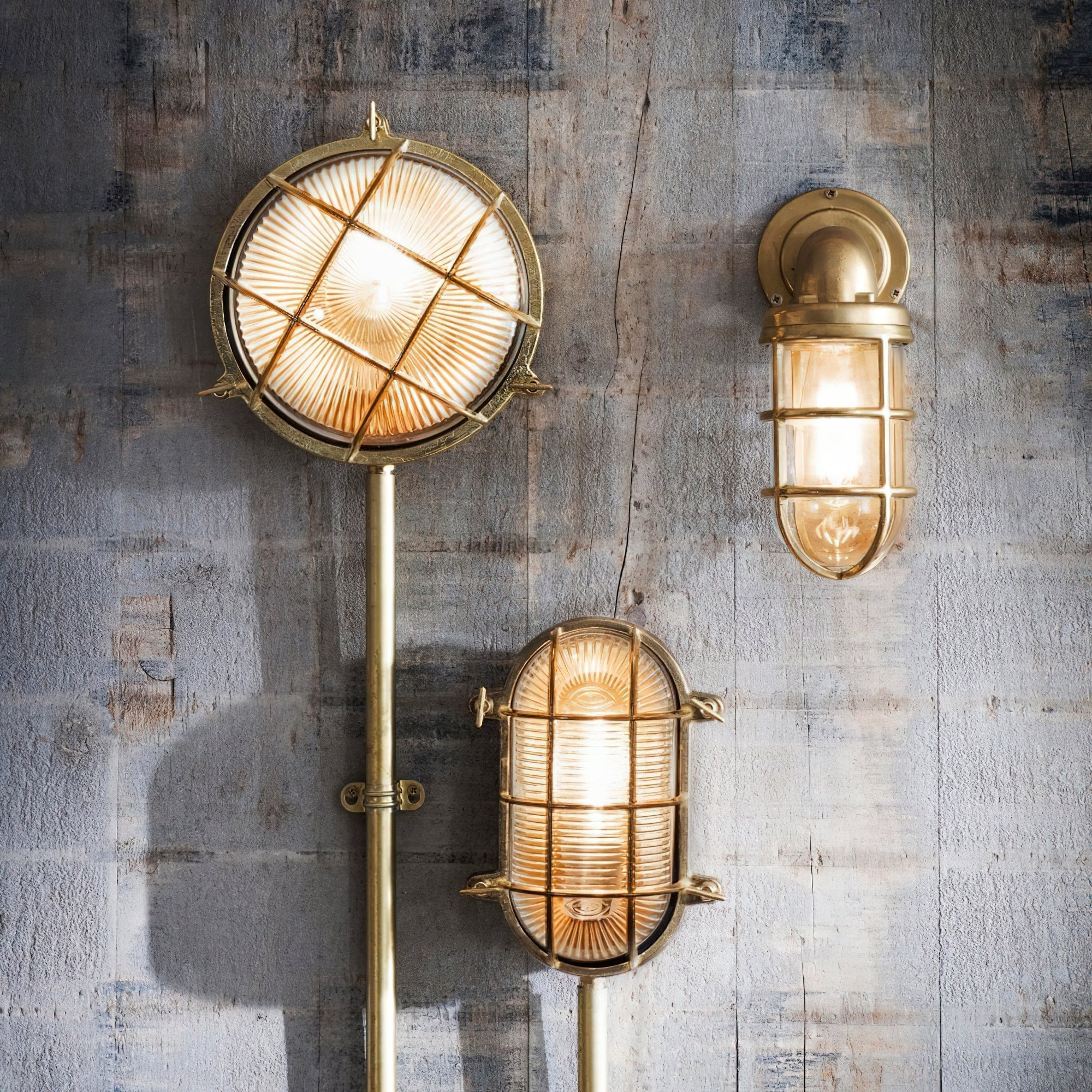 Erthearis Vintage Brass Bunker Sconce Wall Lamp - Neutral Decor
