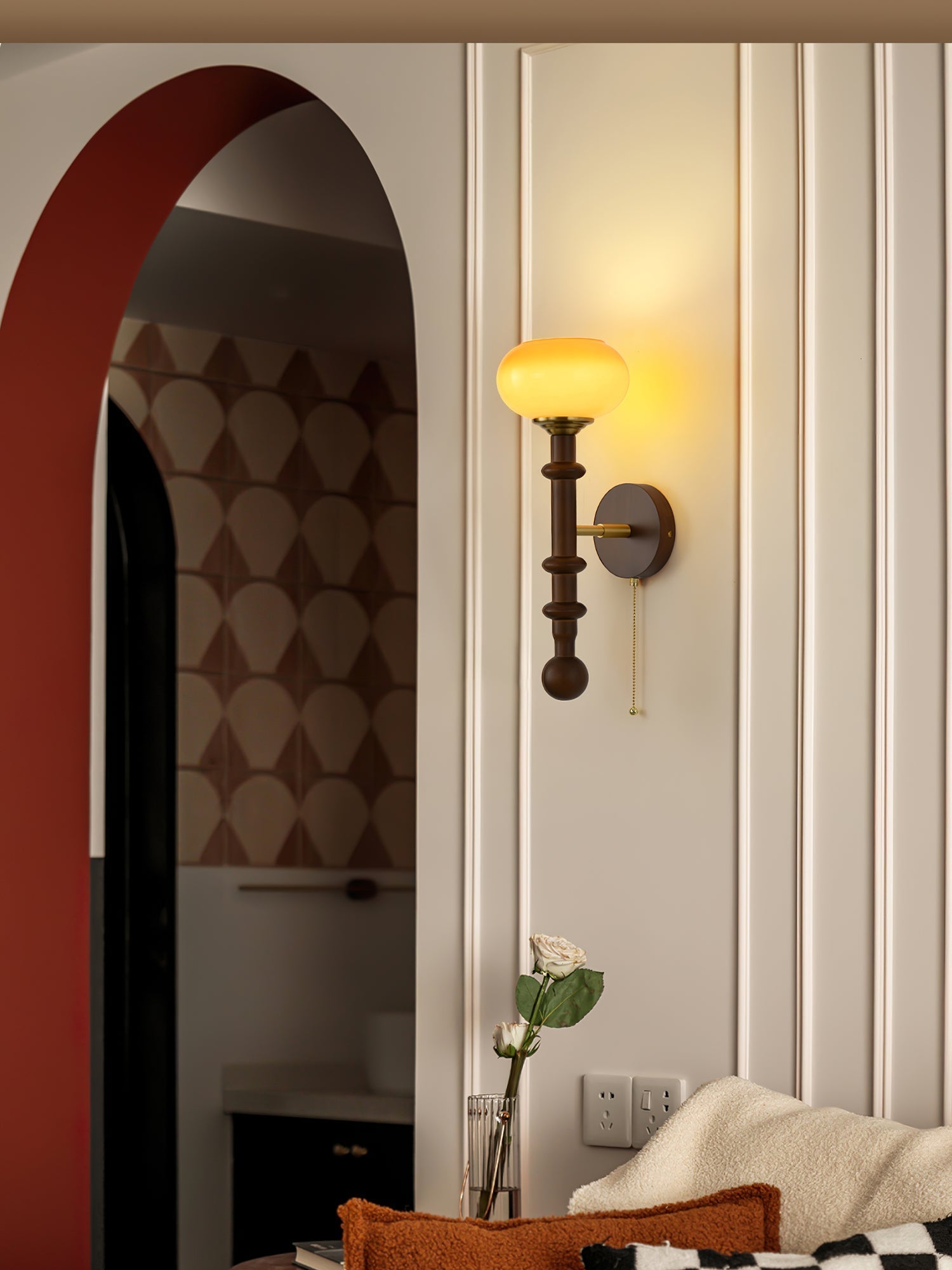 Hilda Roma Elegance Wood Sconce Wall lamp - Neutral Decor