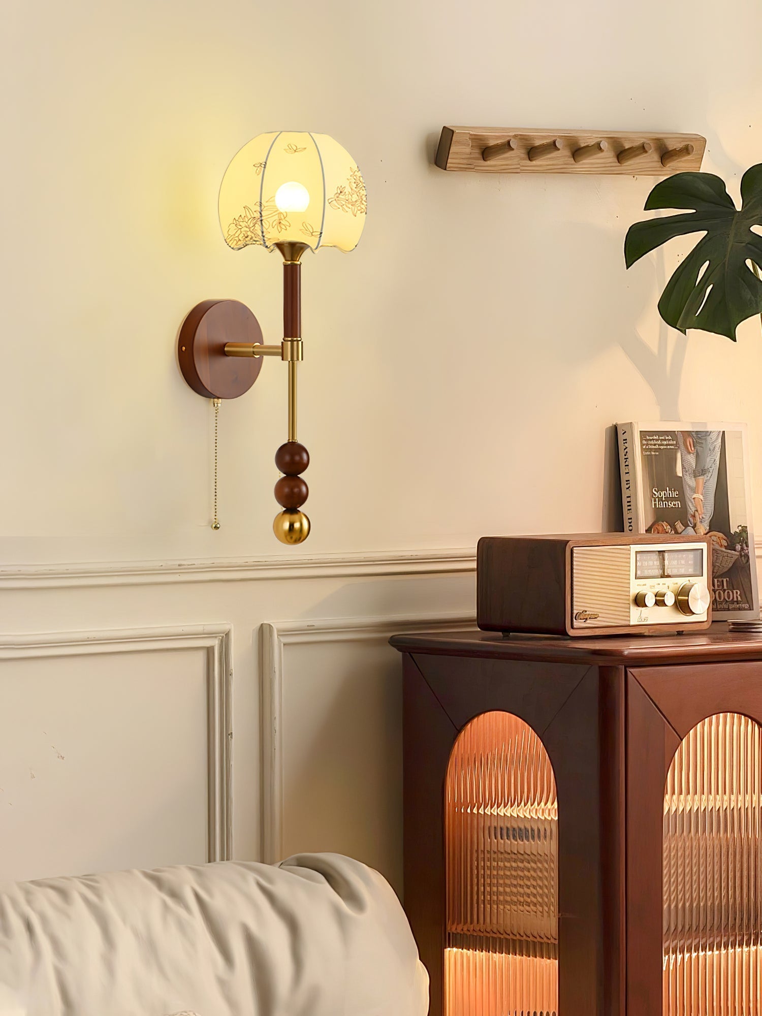 Hilda Roma Elegance Wood Sconce Wall lamp - Neutral Decor