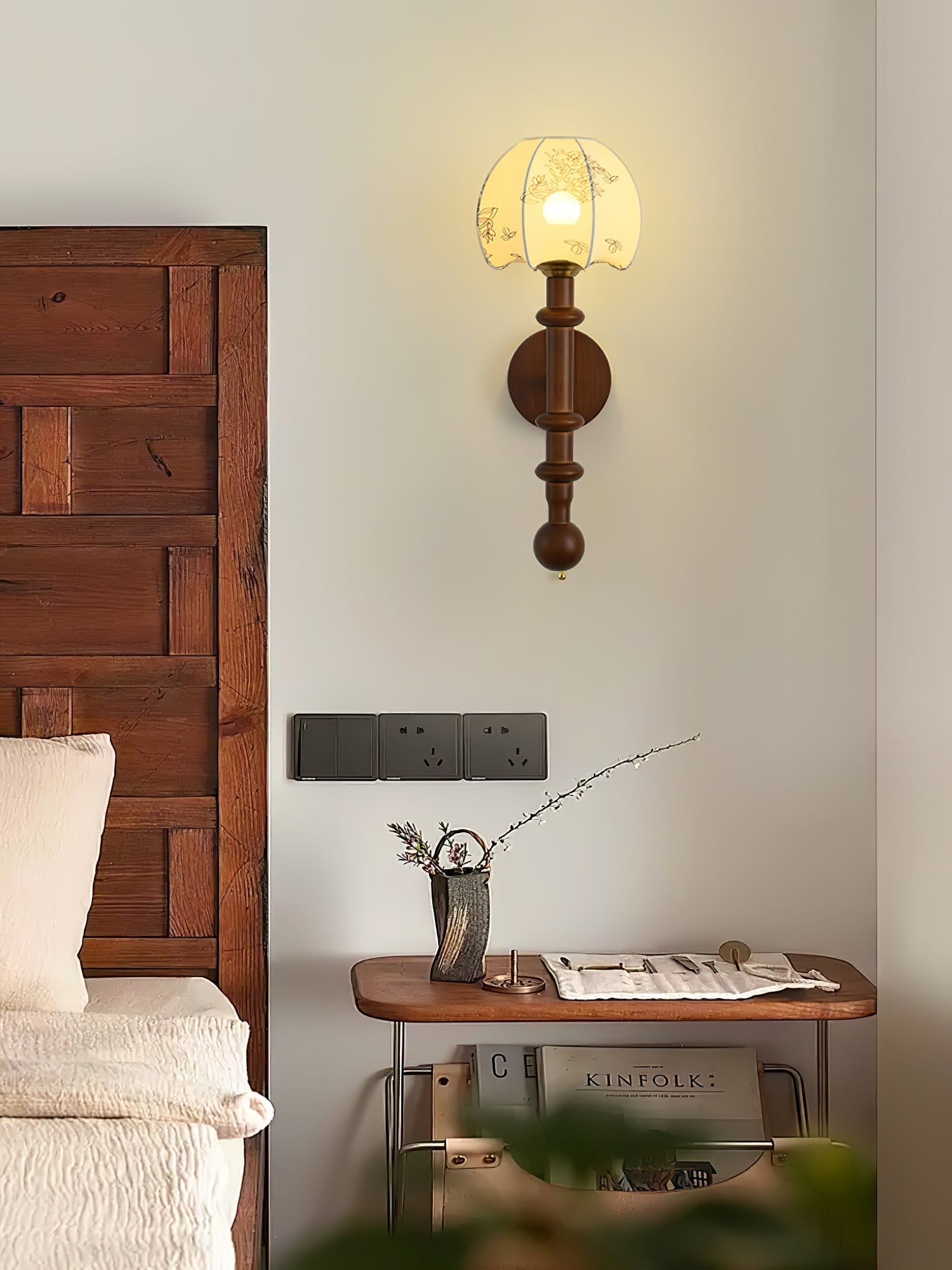 Hilda Roma Elegance Wood Sconce Wall lamp - Neutral Decor