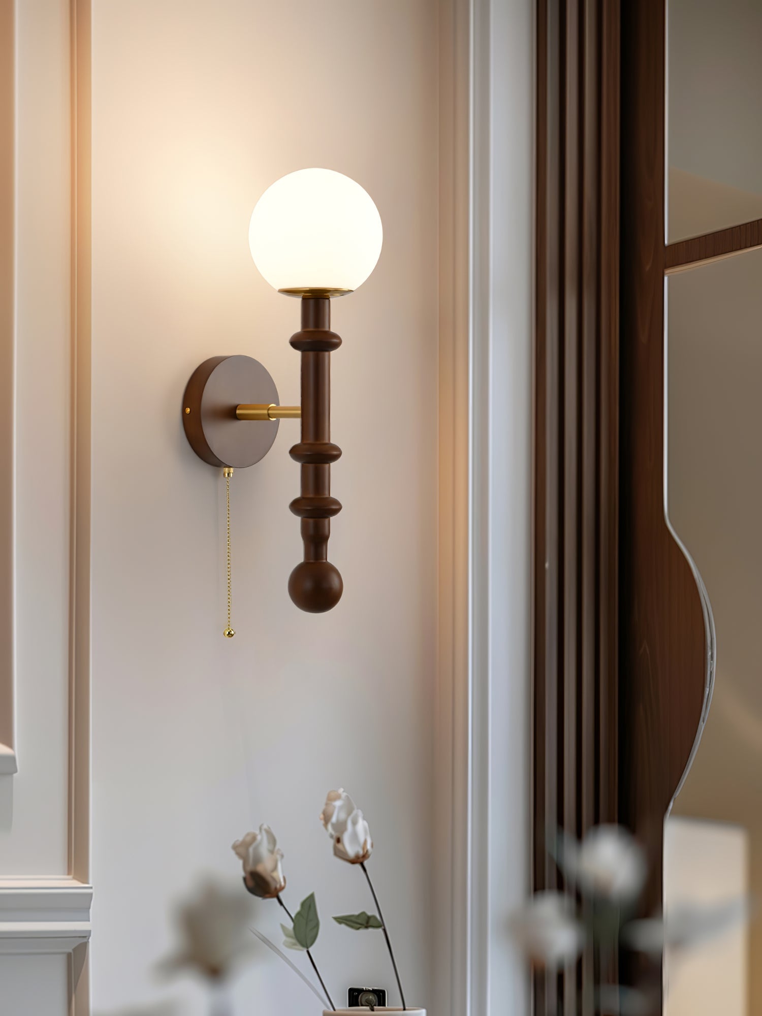 Hilda Roma Elegance Wood Sconce Wall lamp - Neutral Decor