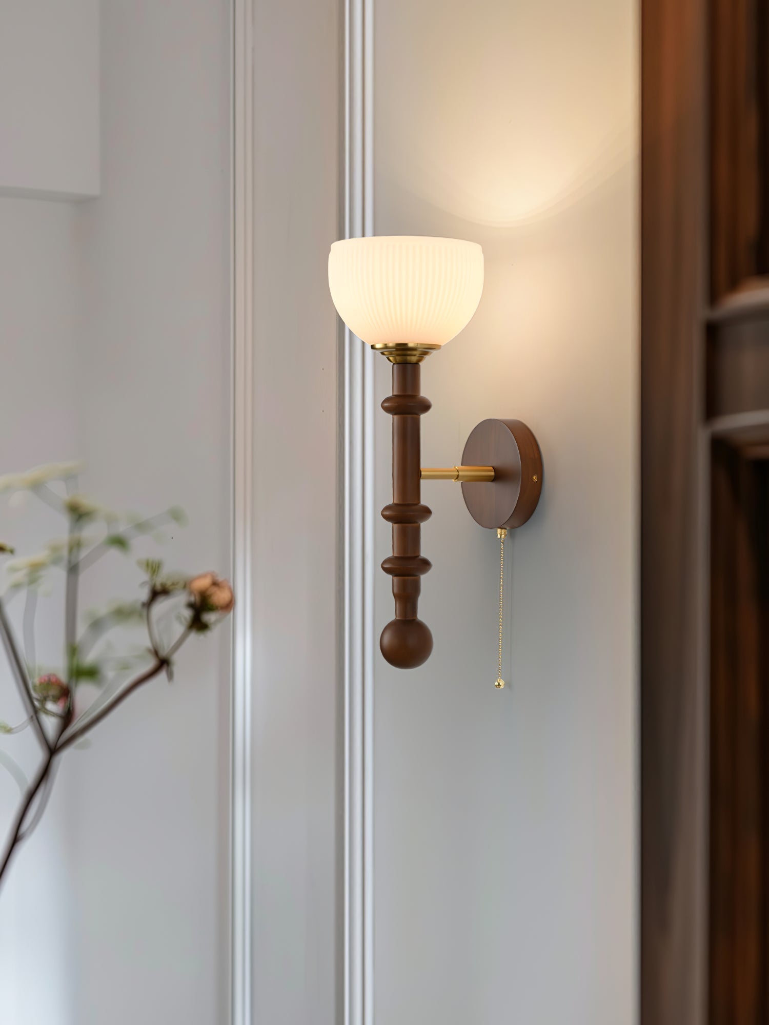 Hilda Roma Elegance Wood Sconce Wall lamp - Neutral Decor