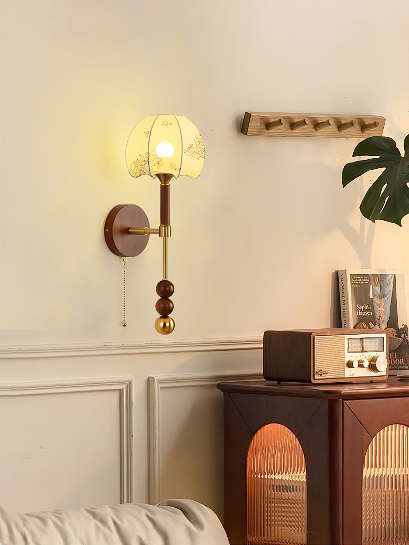 Hilda Roma Elegance Wood Sconce Wall lamp - Neutral Decor