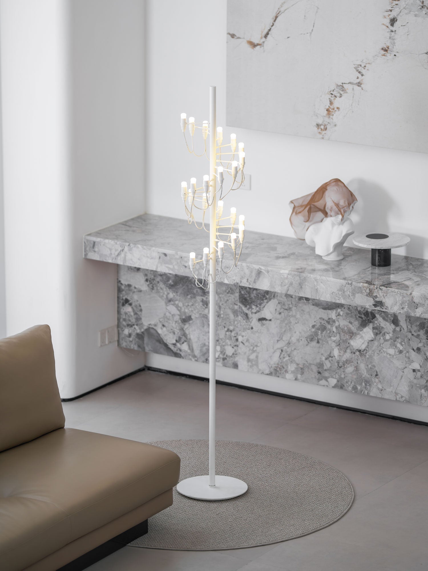 Olliryra Sculptural Steel Floor Lamp