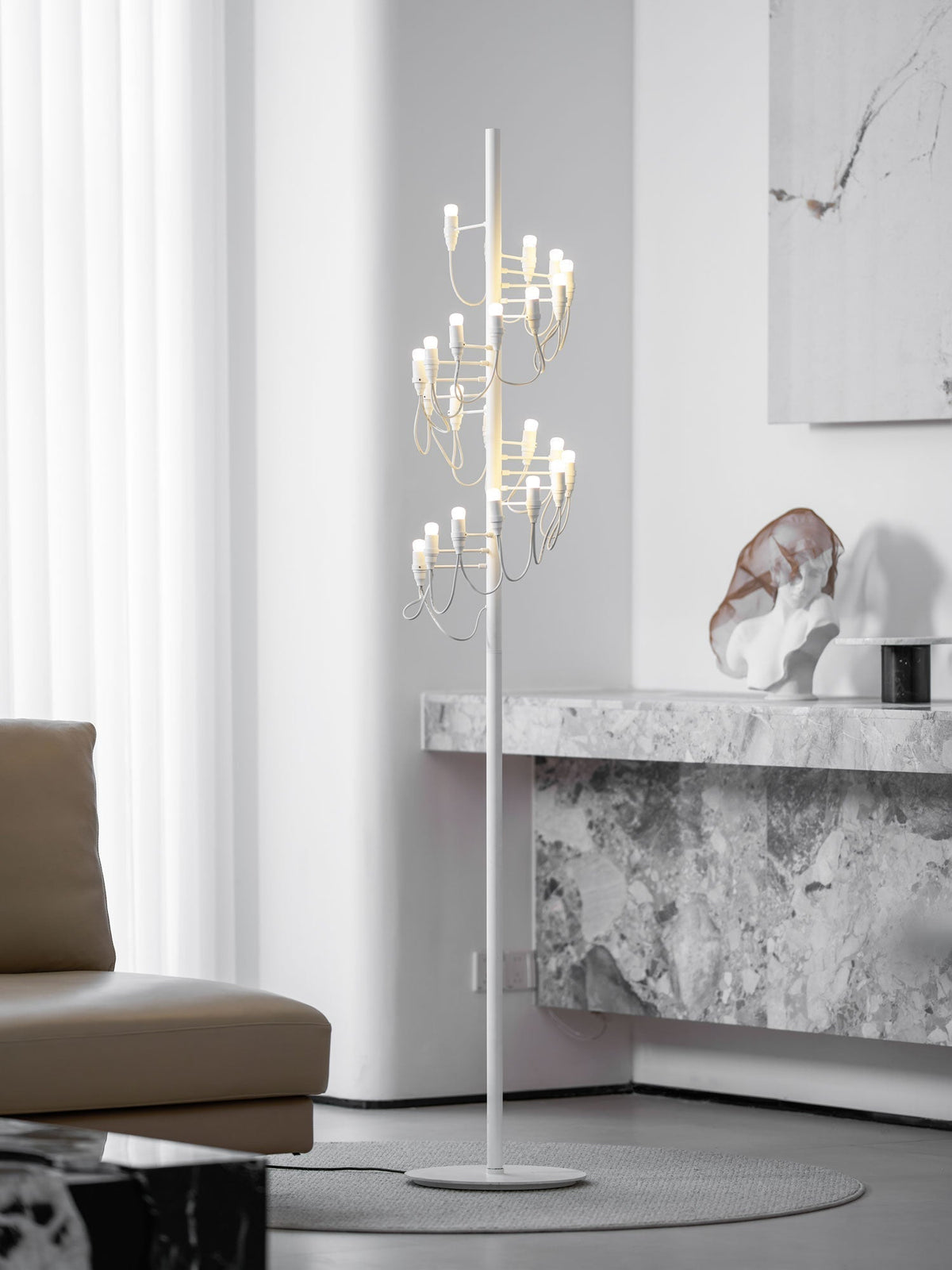 Olliryra Sculptural Steel Floor Lamp