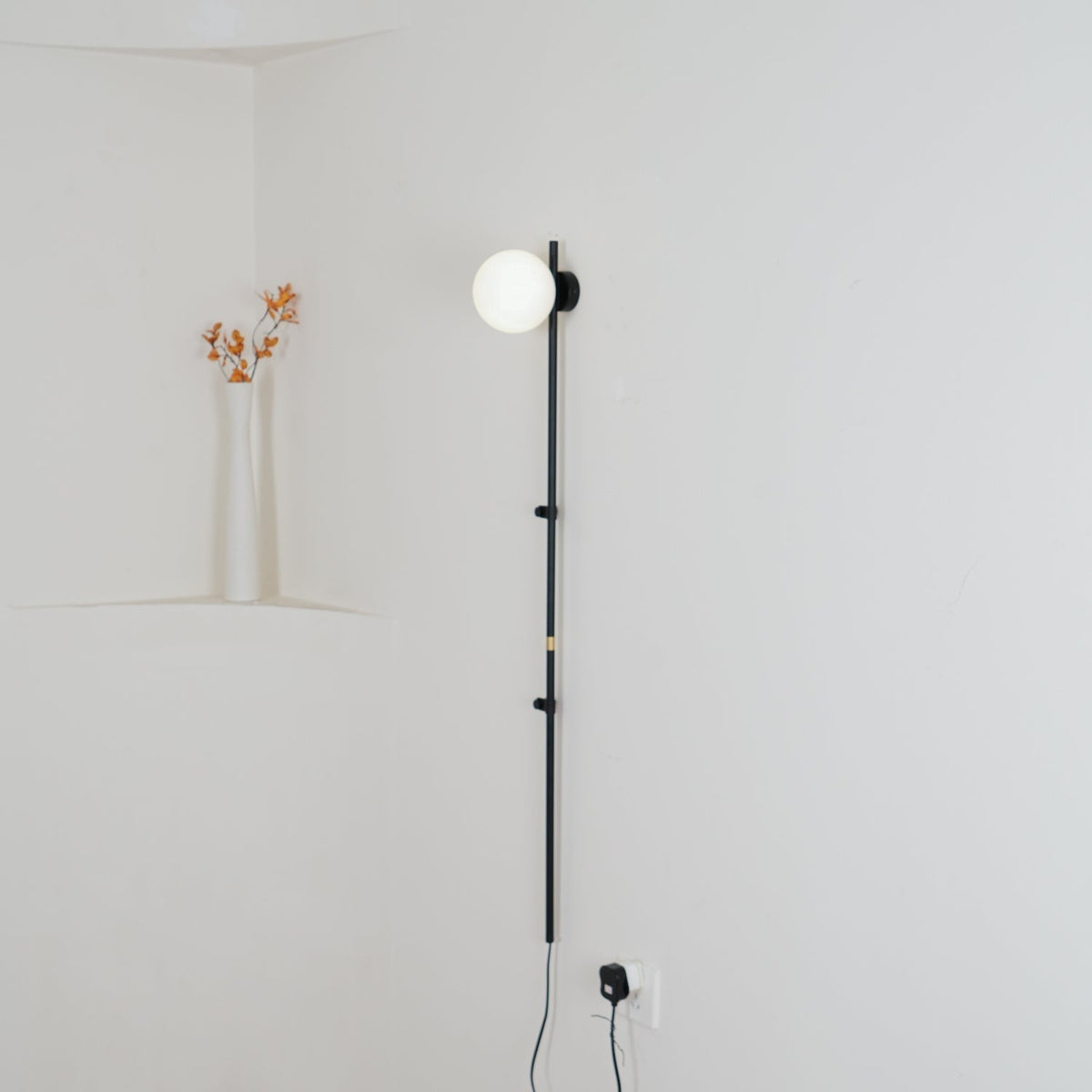 Curaeion Modern Minimalist Plug In Glass Wall Lamp