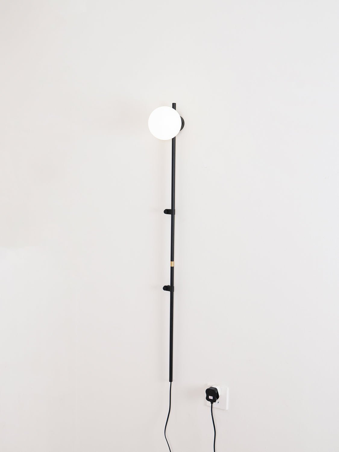 Curaeion Modern Minimalist Plug In Glass Wall Lamp
