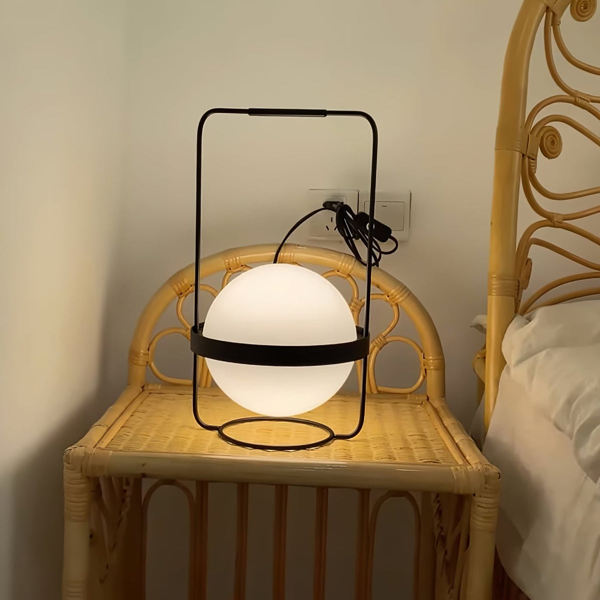 Avenalelia Contemporary Table Lamp