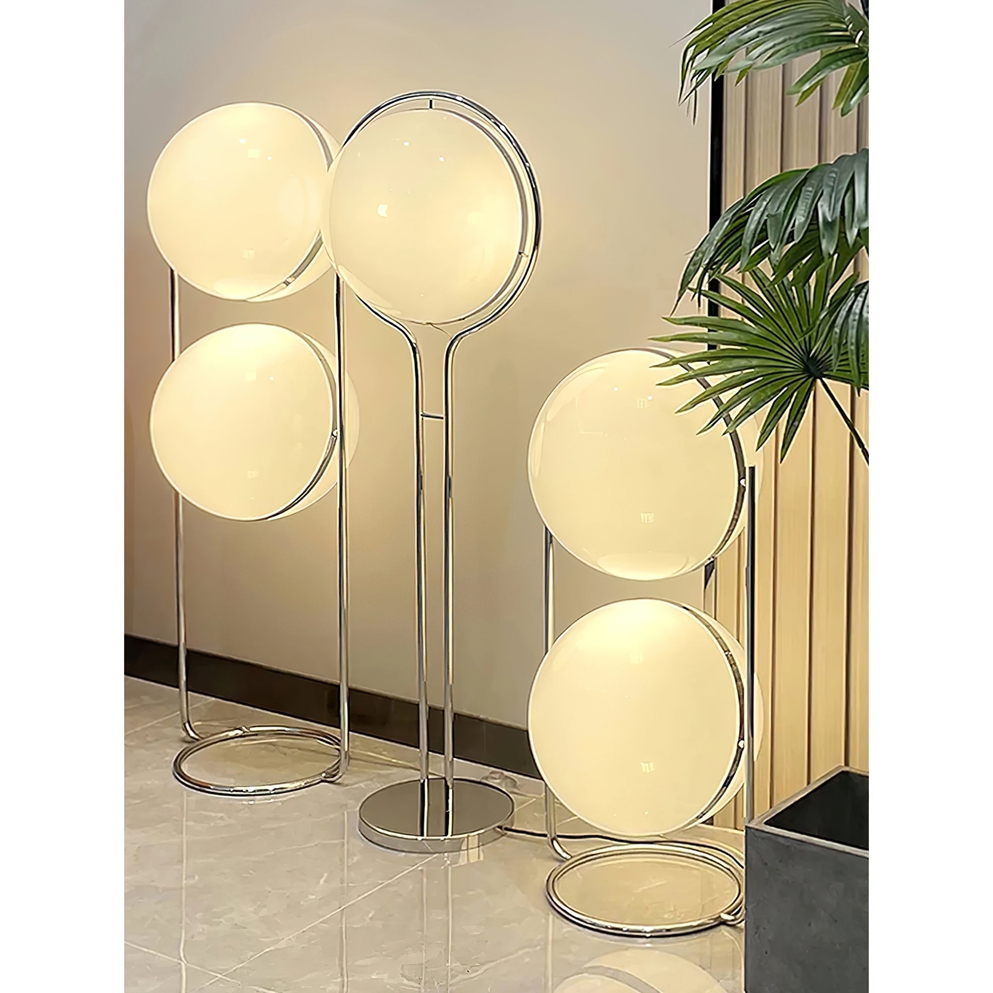 Sorarielle Floor Lamp