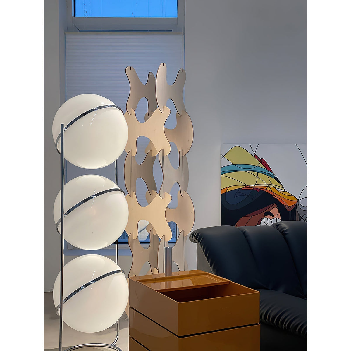 Sorarielle Floor Lamp