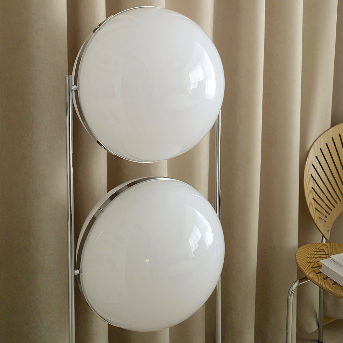 Sorarielle Floor Lamp