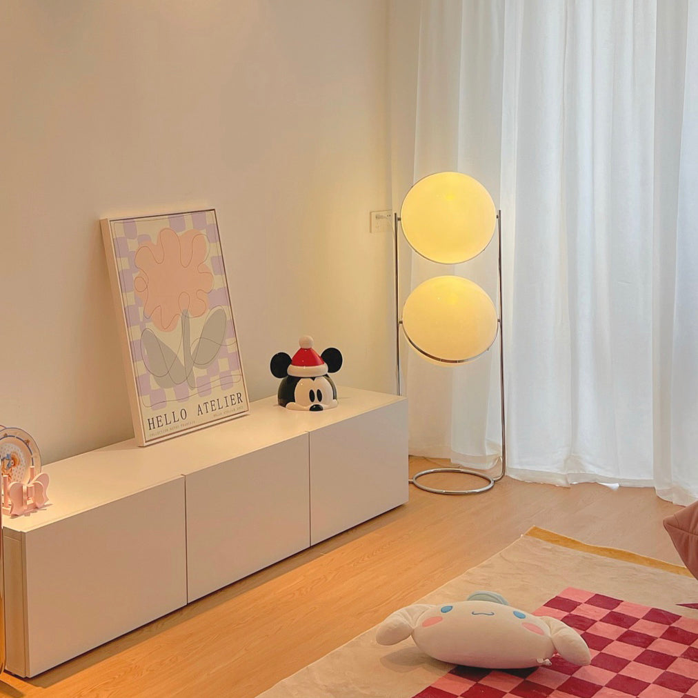 Sorarielle Floor Lamp