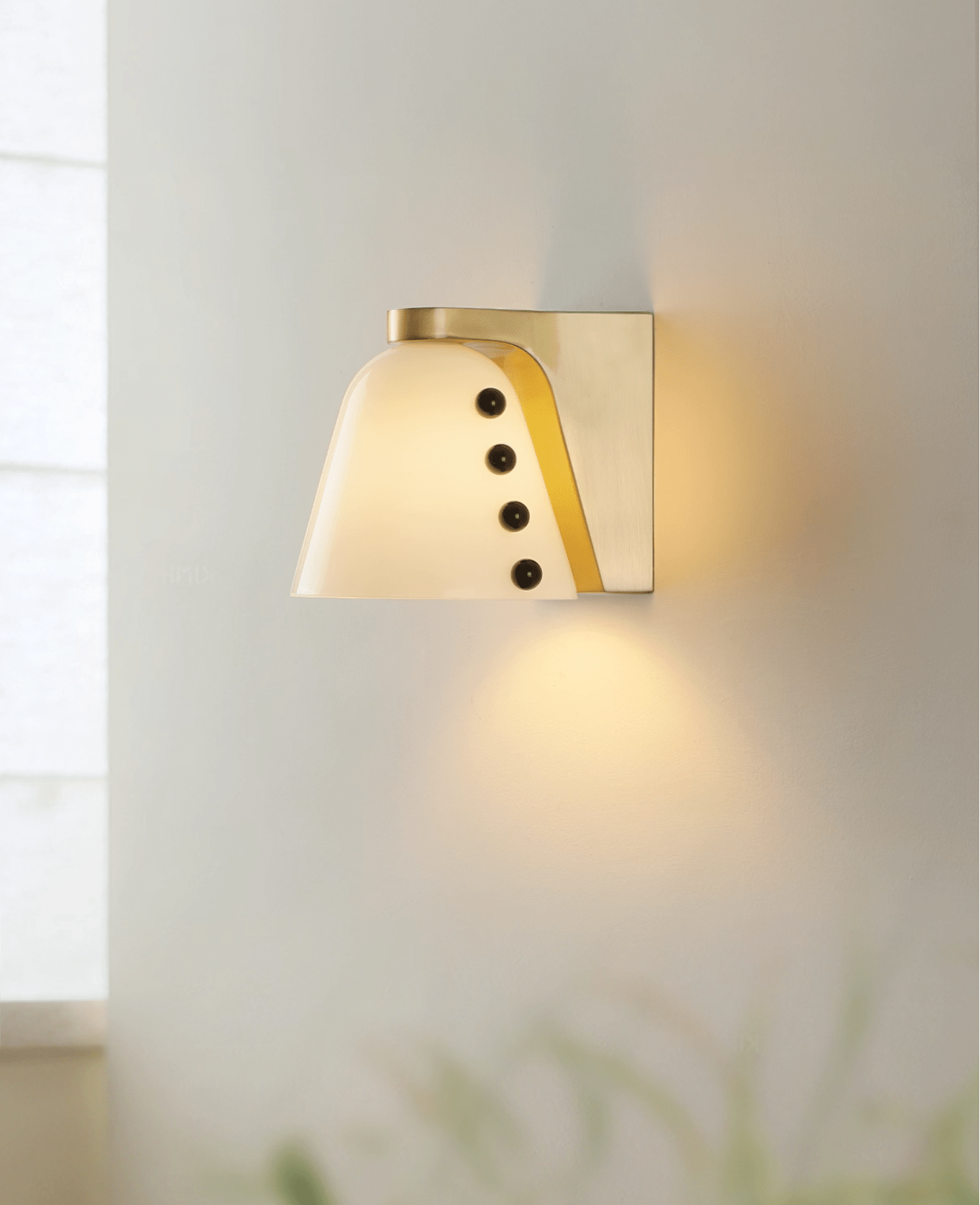 Mirawood Glass Indoor Wall Light