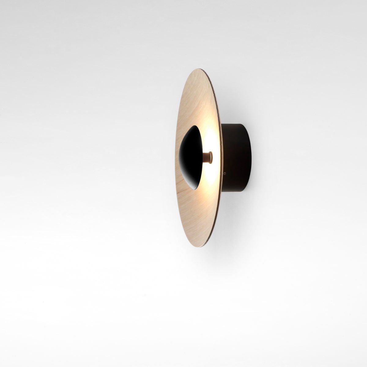 Ginger Modern Minimalist Round Wall Lamp