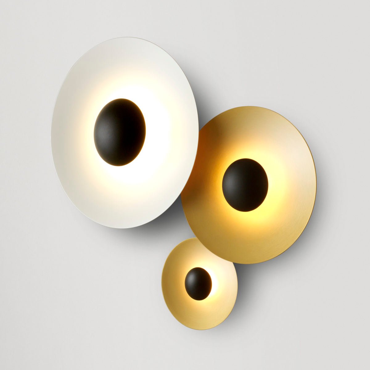 Ginger Modern Minimalist Round Wall Lamp