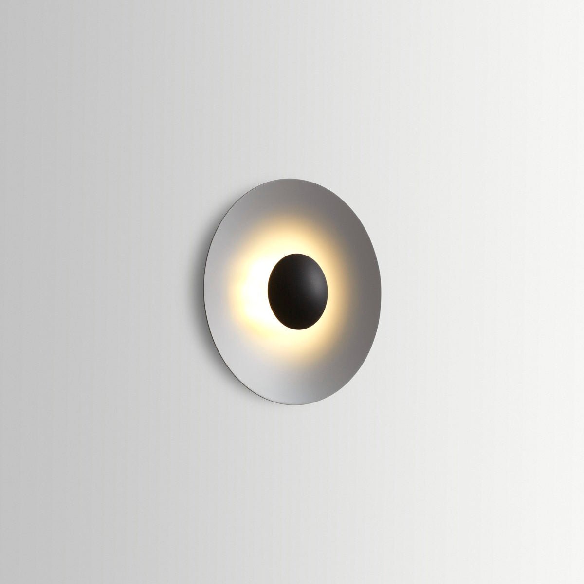 Ginger Modern Minimalist Round Wall Lamp