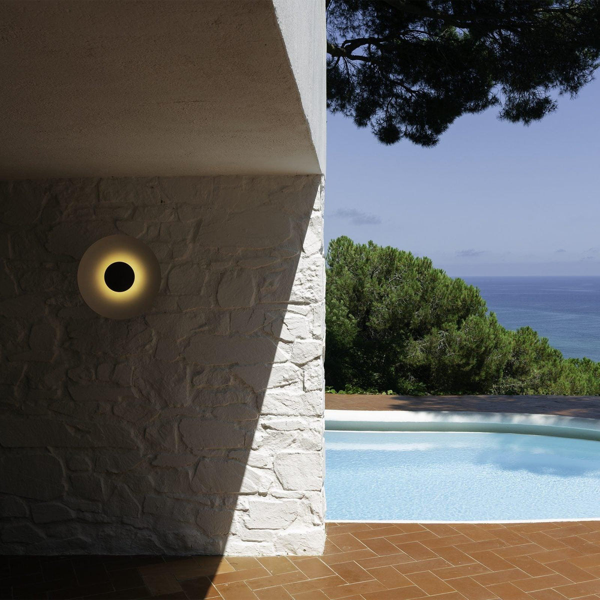 Xevan Elegance Simplicity Glow Wall Light